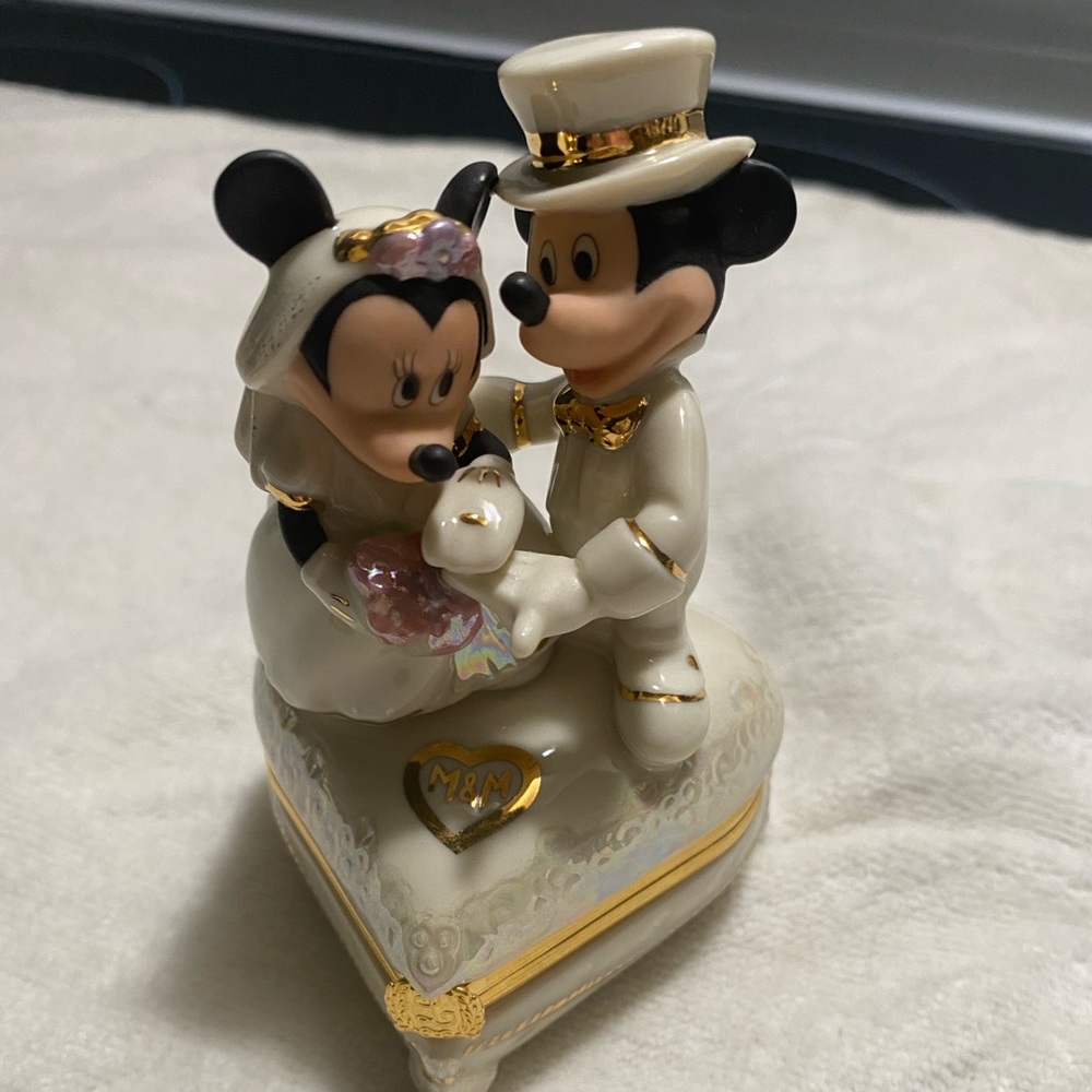 Disney Lenox Mickey and Minnie trinket box